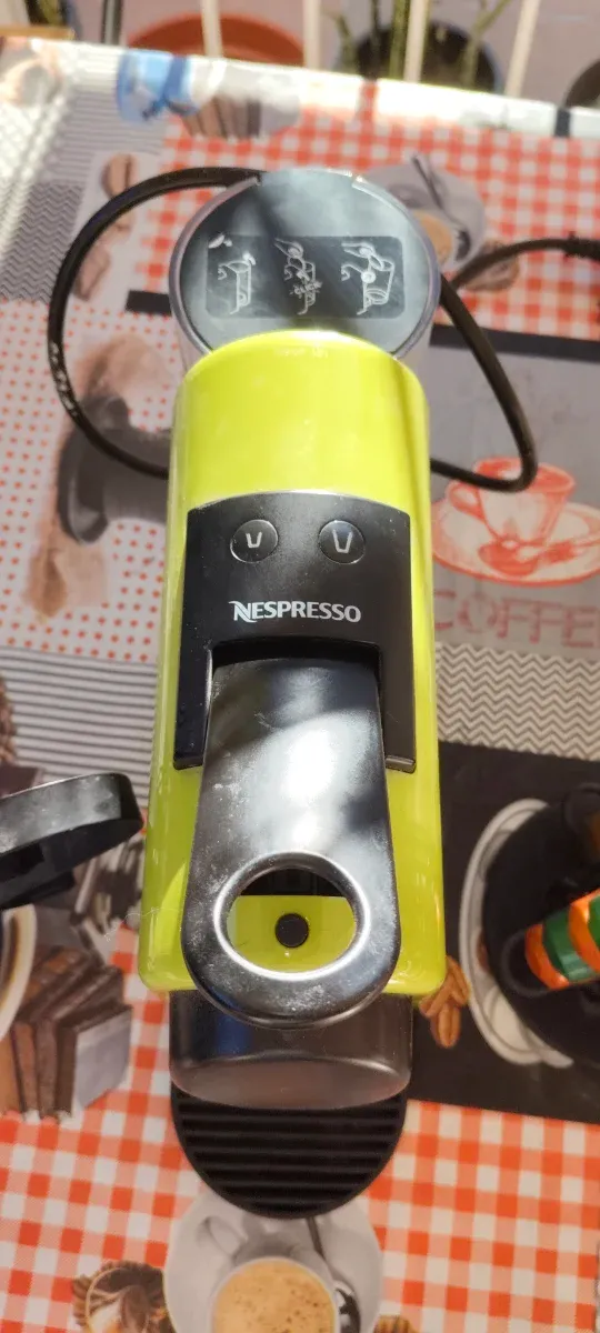 Cafetera Nespresso Verde
