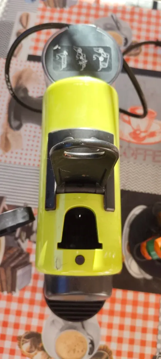 Cafetera Nespresso Verde