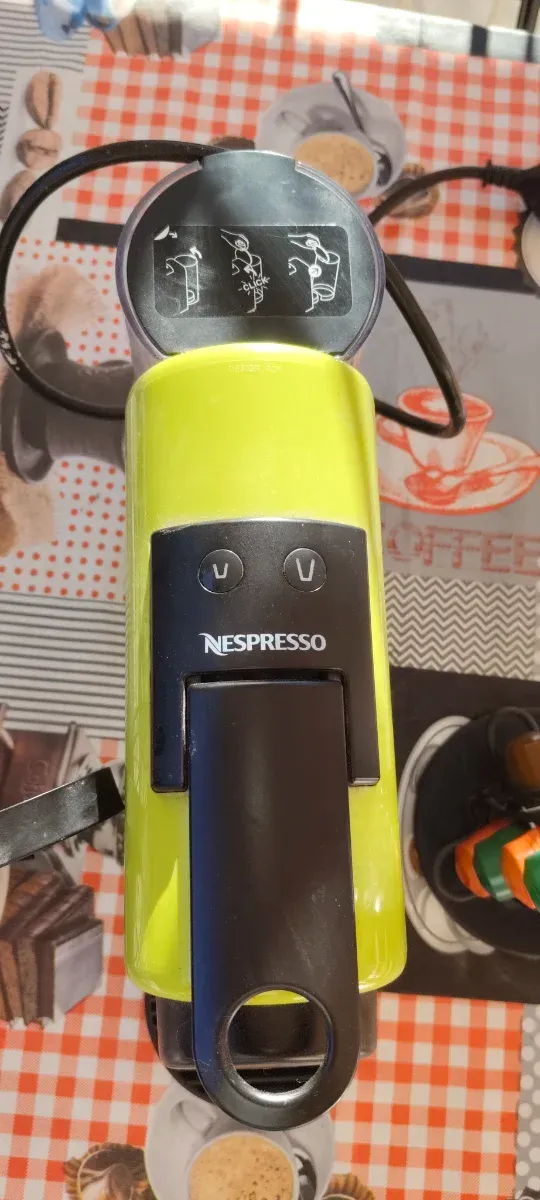 Cafetera Nespresso Verde