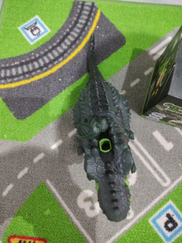 Dinosaurio T-Rex con sonido, movimiento y fuego