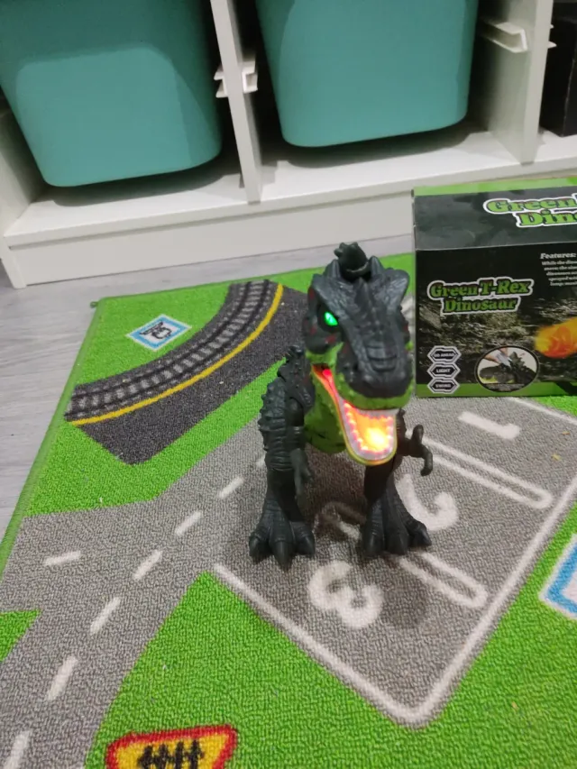 Dinosaurio T-Rex con sonido, movimiento y fuego