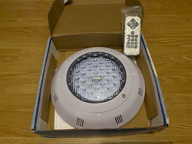Foco LED para Piscina con Mando