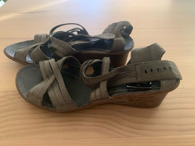 Sandalias Clarks grises y verdes, talla 39, nuevas