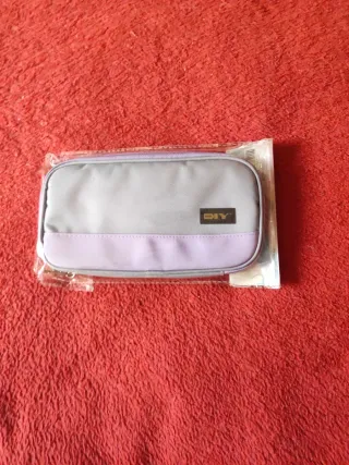 Estuche gris y morado