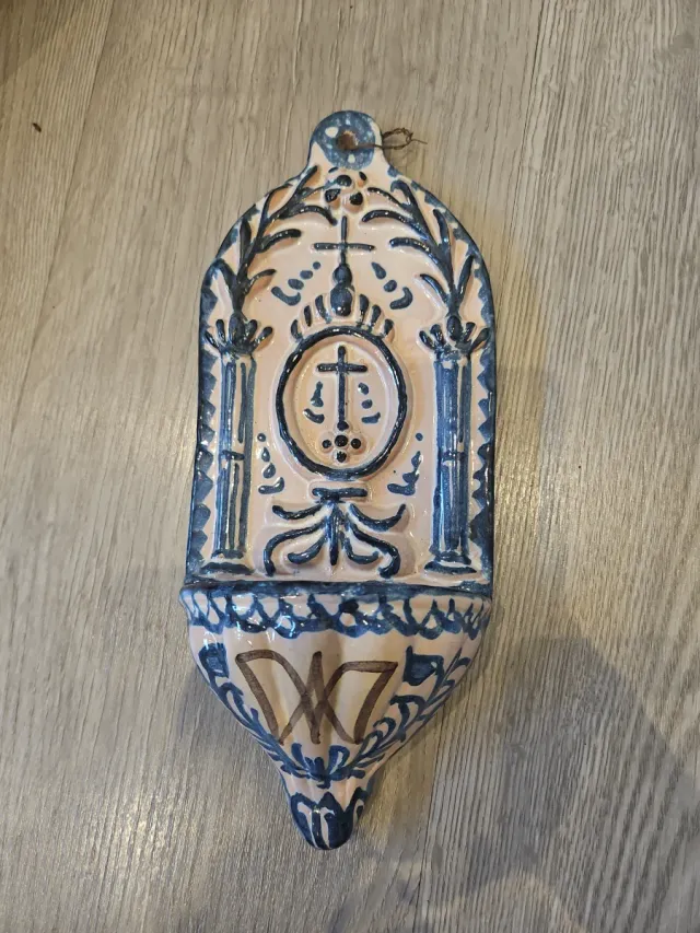 Benditera de cerámica azul y rosa