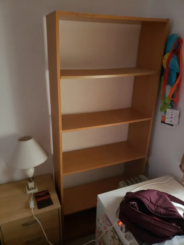 Estantería de madera color beige/marrón En Granada