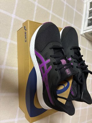 Zapatillas Asics Jolt 4 GS Negro/Morado Talla 38