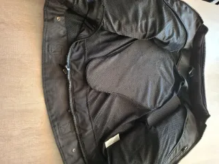 Chaqueta de motorista negra