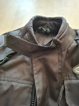 Chaqueta de motorista negra