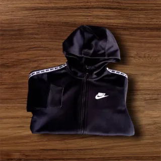 Felpa Nike con cappuccio e zip nera.Senza difetti