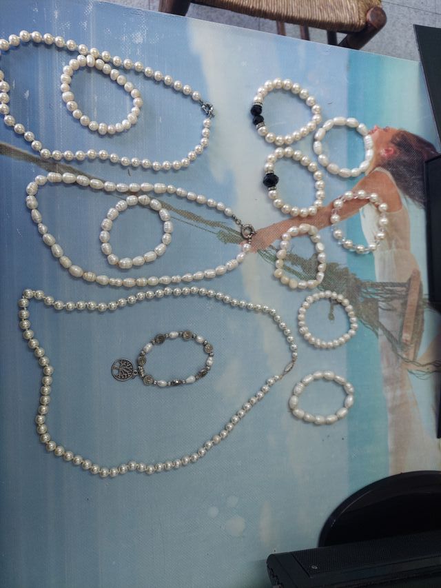 Collana e bracciale di perle abbinati