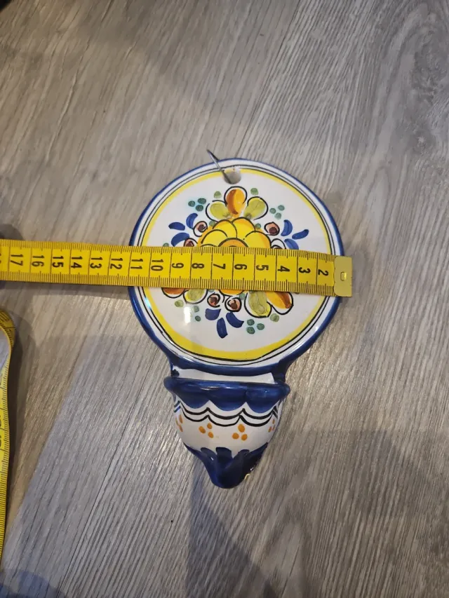 Benditera de cerámica pintada a mano