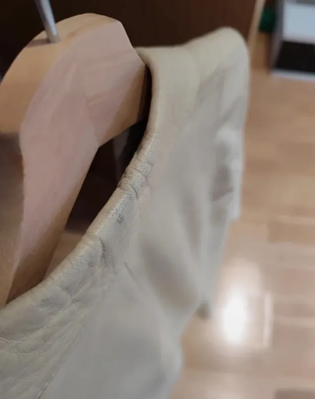 Chaqueta de cuero beige