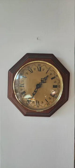 Orologio da parete ottagonale in legno
