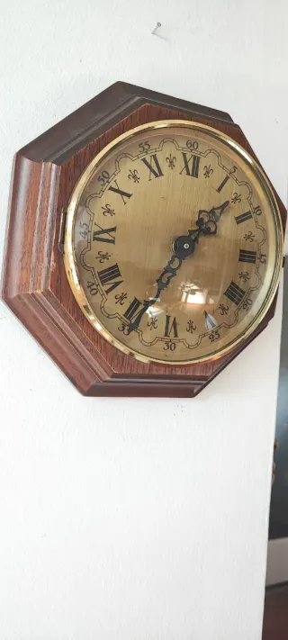 Orologio da parete ottagonale in legno