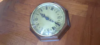 Orologio da parete ottagonale in legno