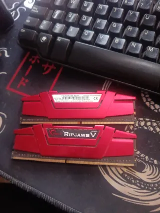 2x G.Skill Ripjaws V DDR4 8GB