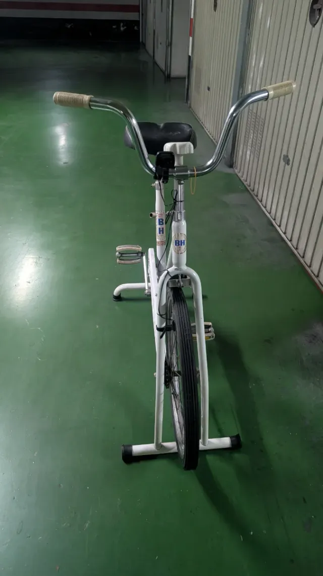 Bicicleta estática BH