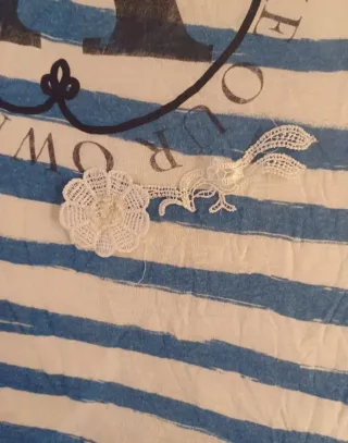 Camiseta Bershka rayas azul y blanco