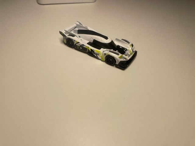 Hot Wheels auto rossa da corsa 64