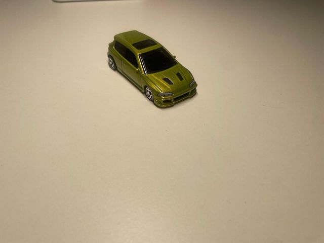 Hot Wheels auto rossa da corsa 64