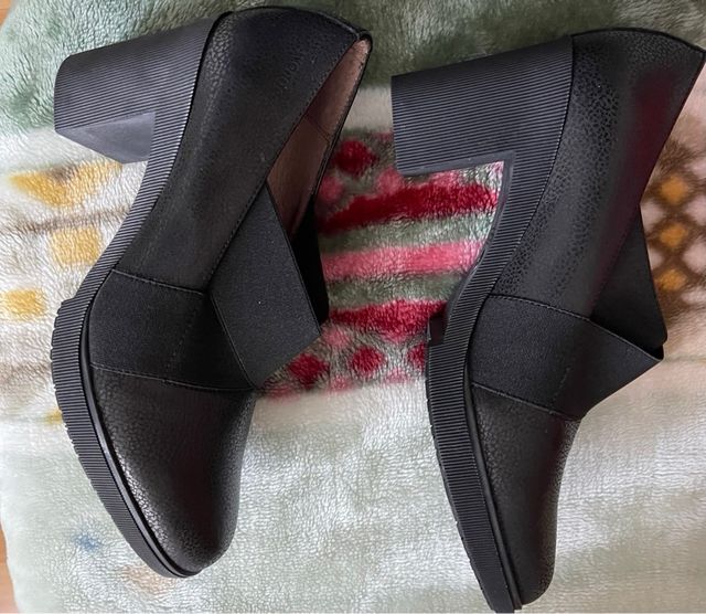 Zapatos Wonders Negros Nuevos