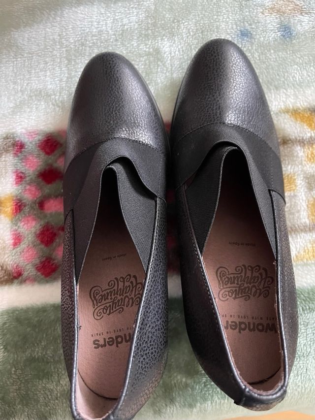Zapatos Wonders Negros Nuevos