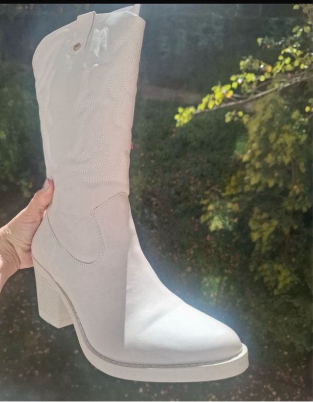 Botas cowboy Xti beig nuevas