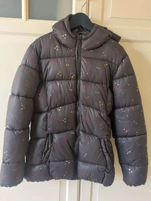 Abrigo plumas niña gris con corazones
