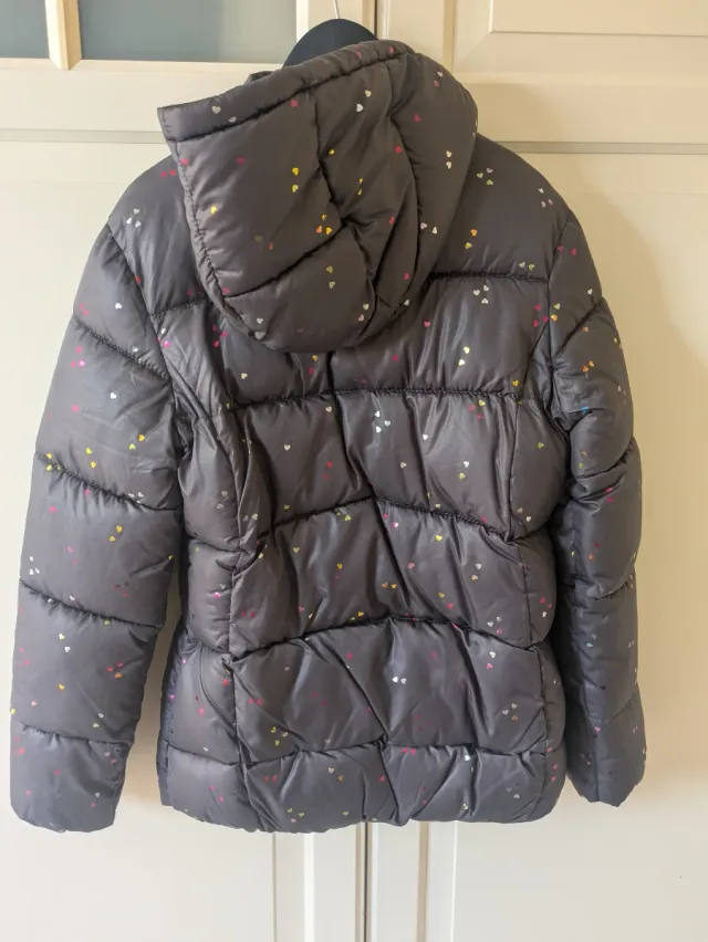 Abrigo plumas niña gris con corazones