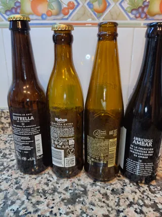 Confezione da 4 bottiglie di birra Estrella Mahou Ambar