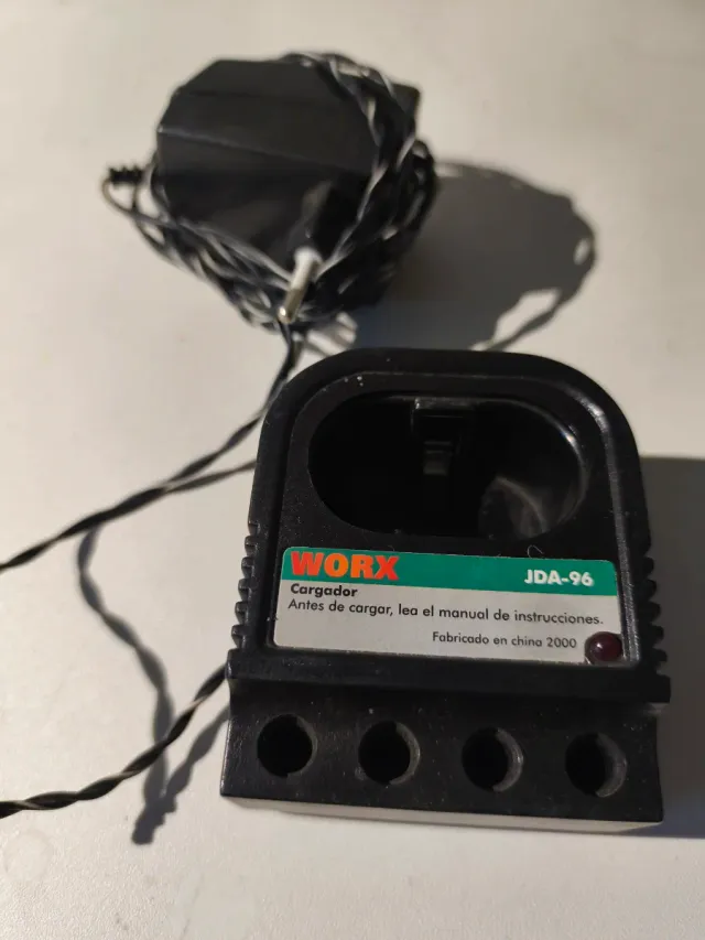 Cargador WORX JDA-96 para taladro