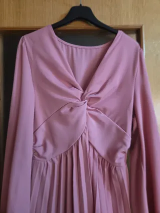 Vestido rosa largo plisado