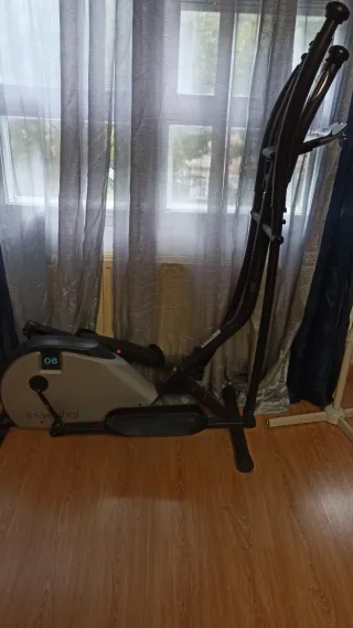 Bicicleta elíptica Essential 06