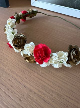 Tocado/corona de Flores Blanco y Rojo