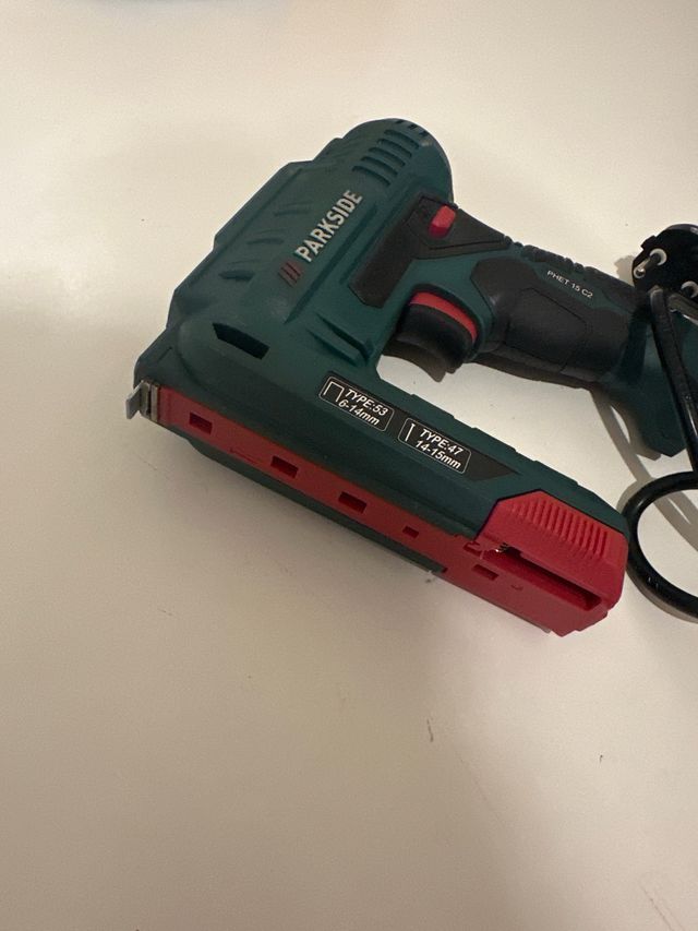 Grapadora y Clavadora Eléctrica Parkside PHET 15C2