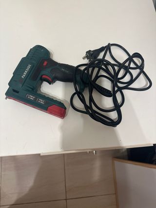 Grapadora y Clavadora Eléctrica Parkside PHET 15C2