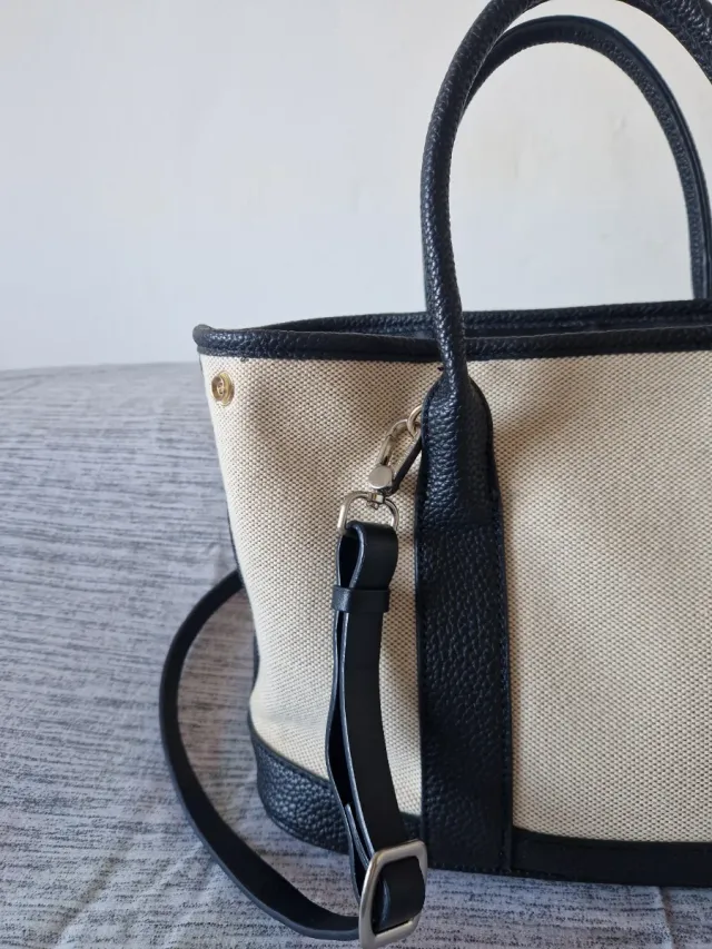 Bolso tote beige y negro