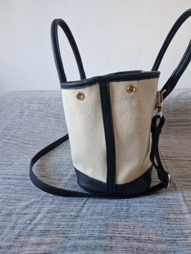Bolso tote beige y negro