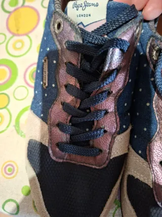 Zapatillas mujer beige y azul