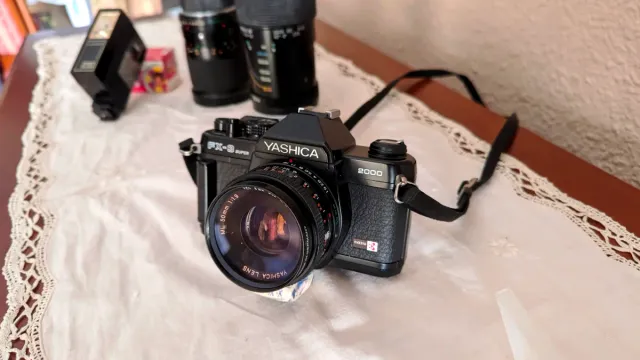 Yashica FX-3 Super 2000 Cámara Analógica