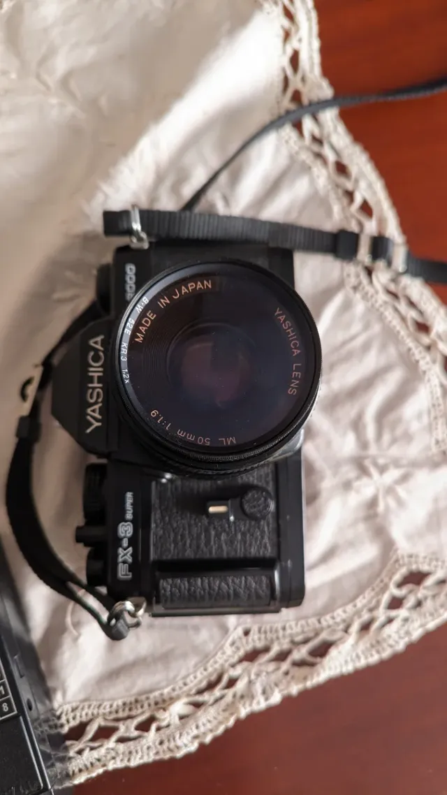 Yashica FX-3 Super 2000 Cámara Analógica