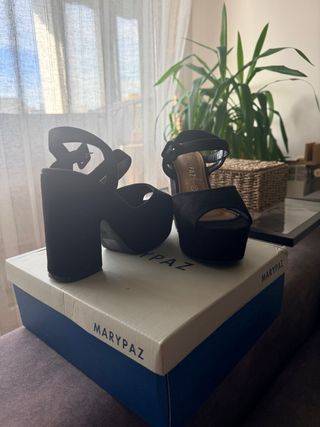 Zapatos de tacón MARYPAZ negros