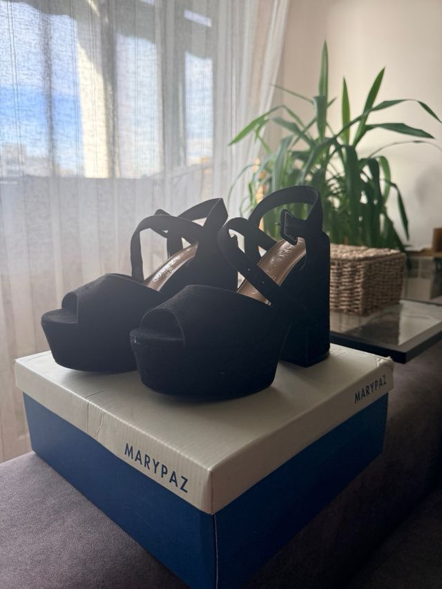 Zapatos de tacón MARYPAZ negros