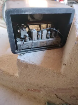 Radios y tocadiscos antiguo madera