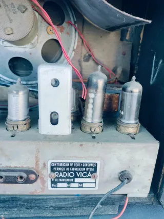 Radios y tocadiscos antiguo madera