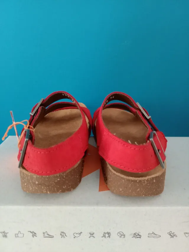 Sandalias Art 36 nuevas con etiqueta rojas