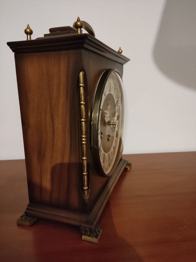 Reloj de sobremesa de madera y latón 1966