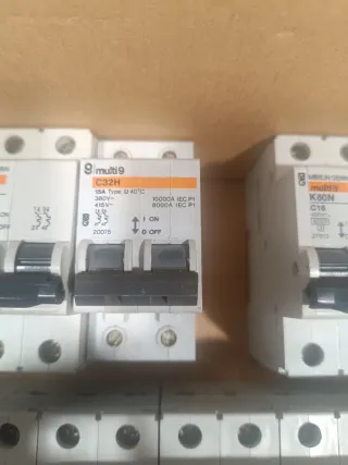 Merlin Gerin multi 9 K60N C10