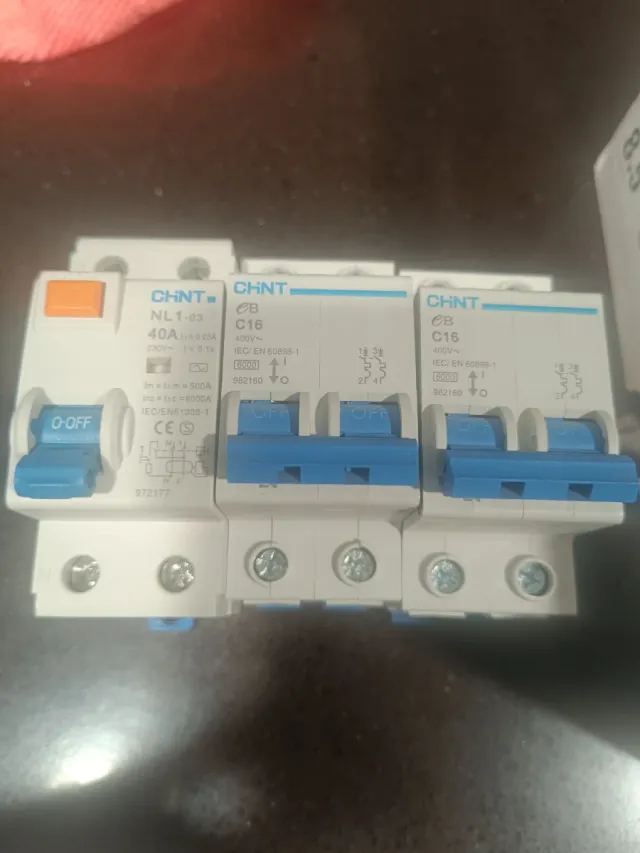 Merlin Gerin multi 9 K60N C10